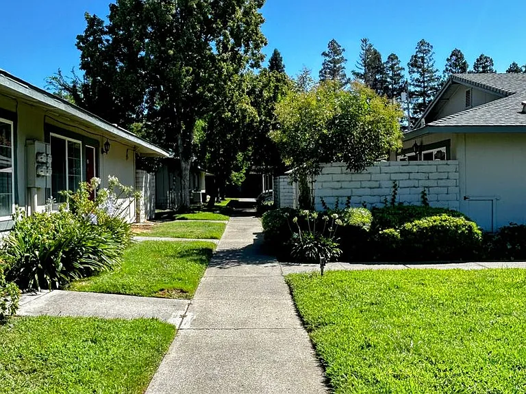 - Rosewood Village - — Photo 43