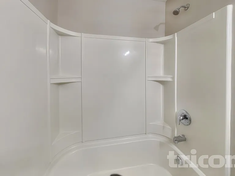 4915 Magnasco Ln — Photo 13