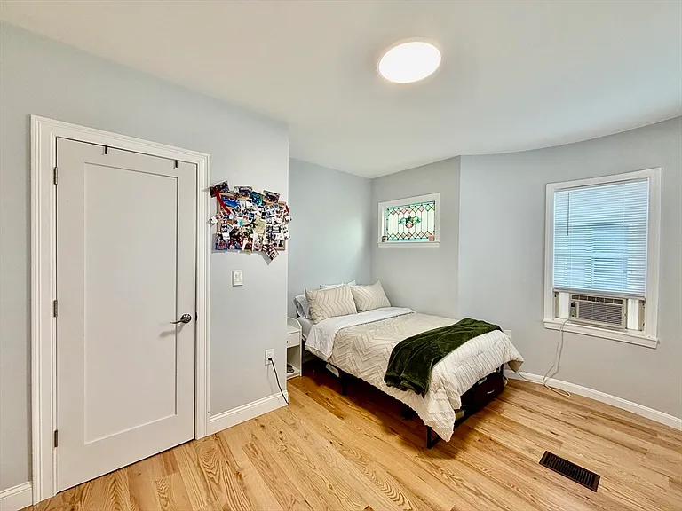 305 Washington St #1 — Photo 5