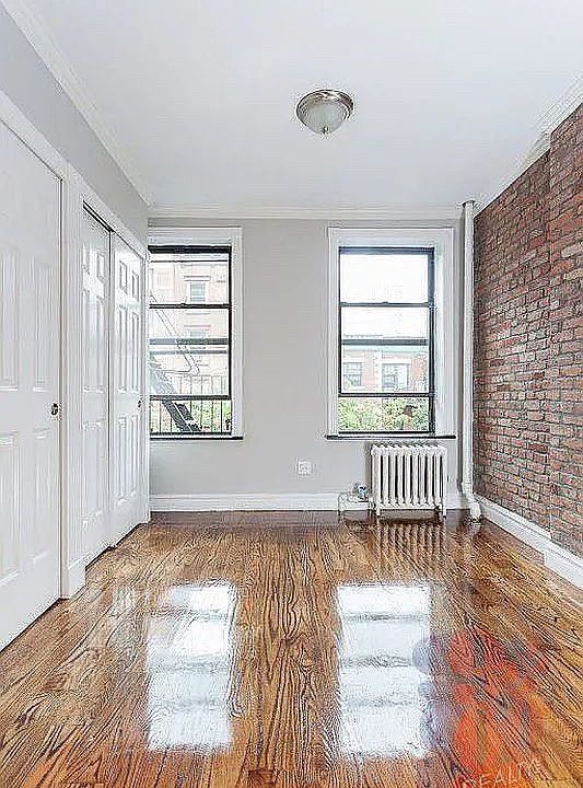 1st image of 380 E 10th St Front 1D