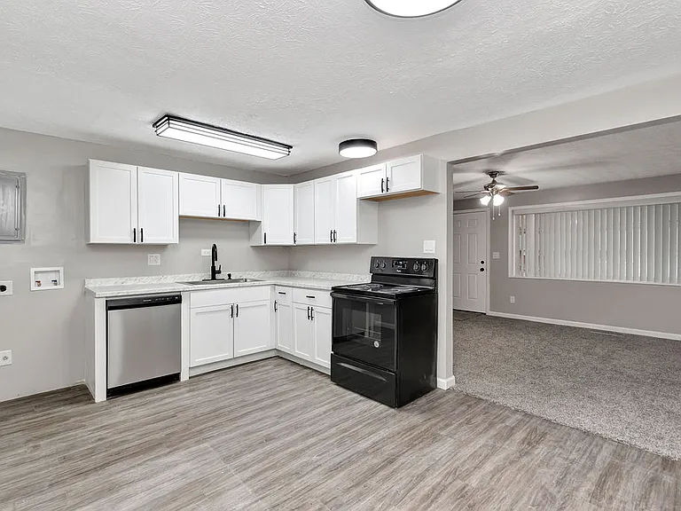 4918 Neptune Ln — Photo 4