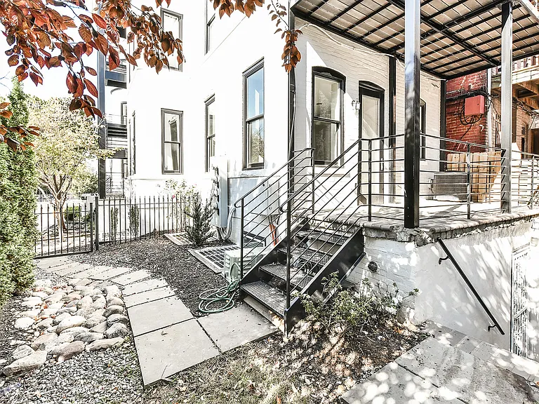 2 S St NE #2 — Photo 19
