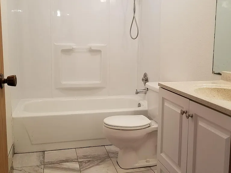 4423 Corliss Ave N #5 — Photo 7
