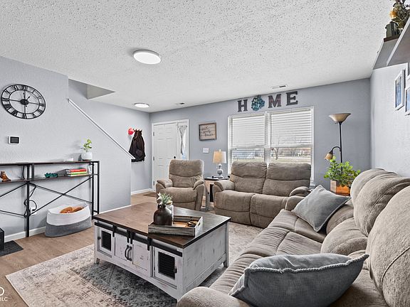 2nd image of 1590 Tulip Ct