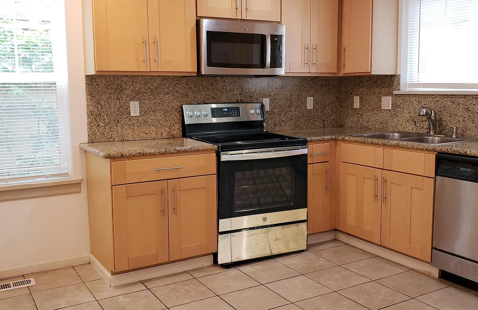 3429 Beacon Ave S — Photo 2