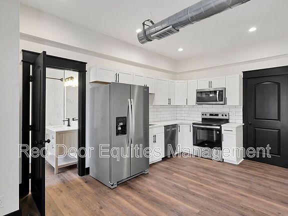 3rd image of 532B N Columbus St #B