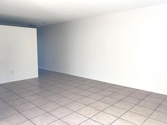 4th image of 2144 E Almont Ave #B