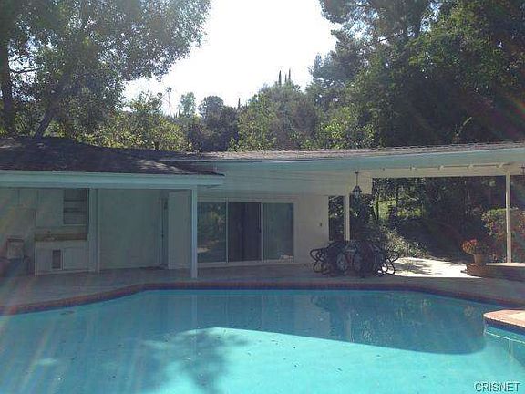 4th image of 4467 Woodley Ave