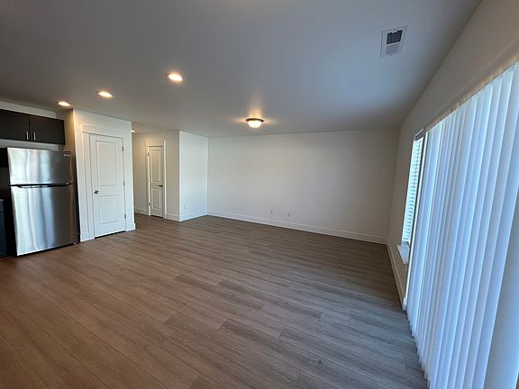 3rd image of 1790 McFarland Ave #C