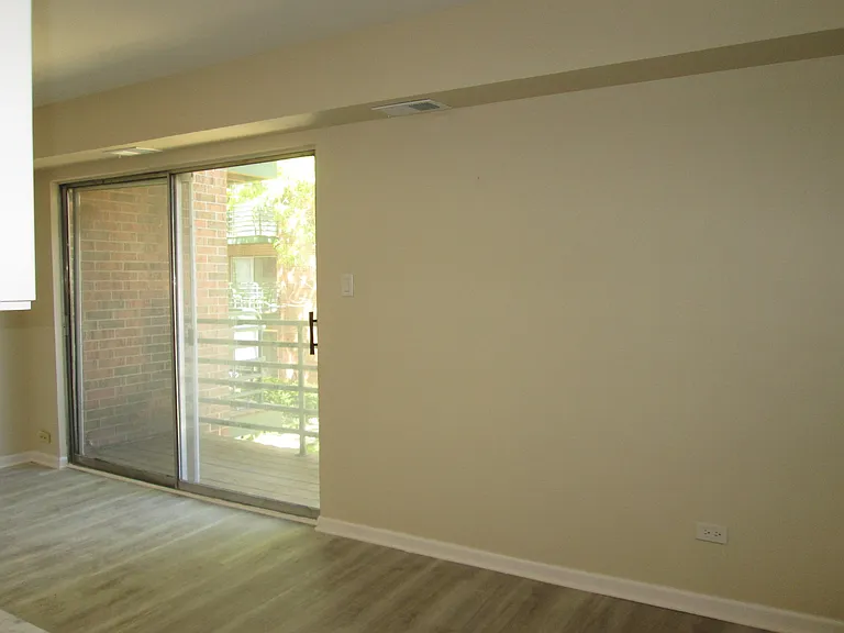920 Casey Ct #4 — Photo 5