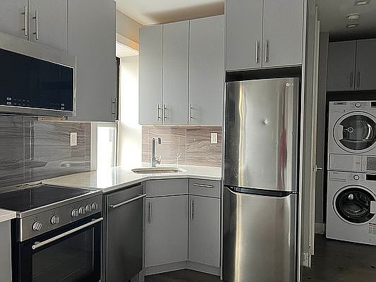 1st image of 228 E 116th St APT 26