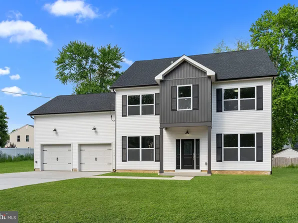 825 Elm Ave, Langhorne, PA 19047