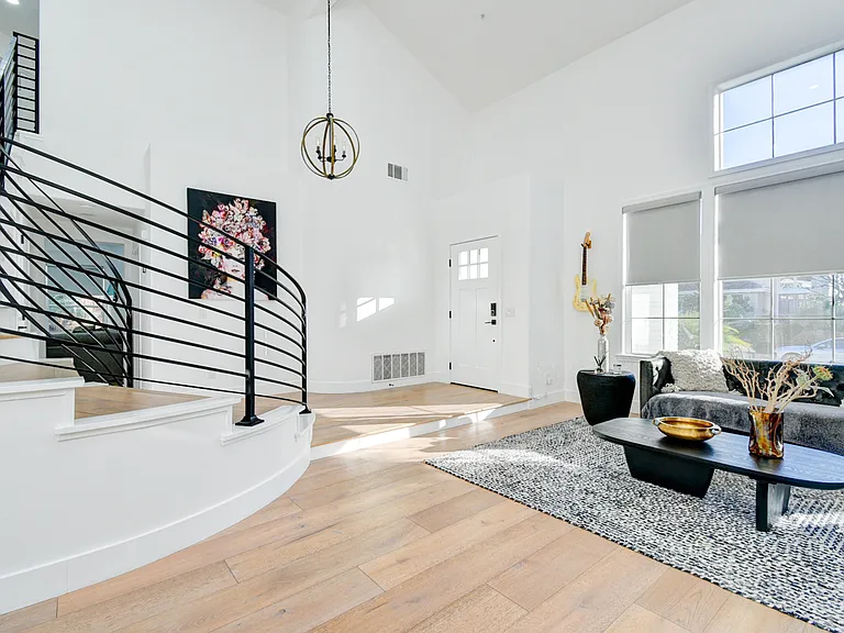 2207 Calle Opalo — Photo 2