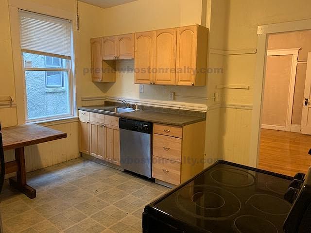 2nd image of 30 Fordham Rd #T3