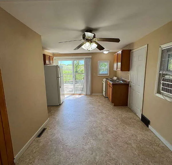 131 N Fair Oaks Ave — Photo 4