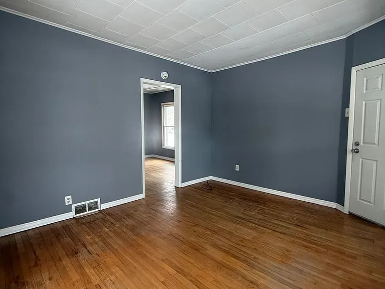 42 Woodward Ave — Photo 2