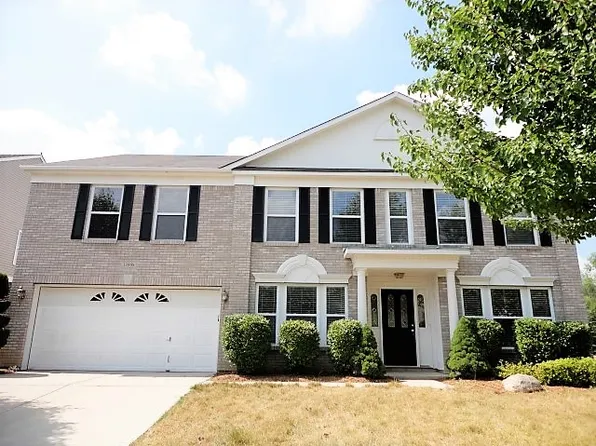 13898 Meadow Lake Dr, Fishers, IN 46038