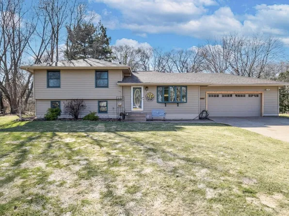 11118 7th St NE, Blaine, MN 55434