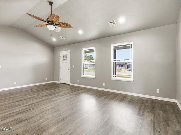 5th image of 13731 Pella Ln
