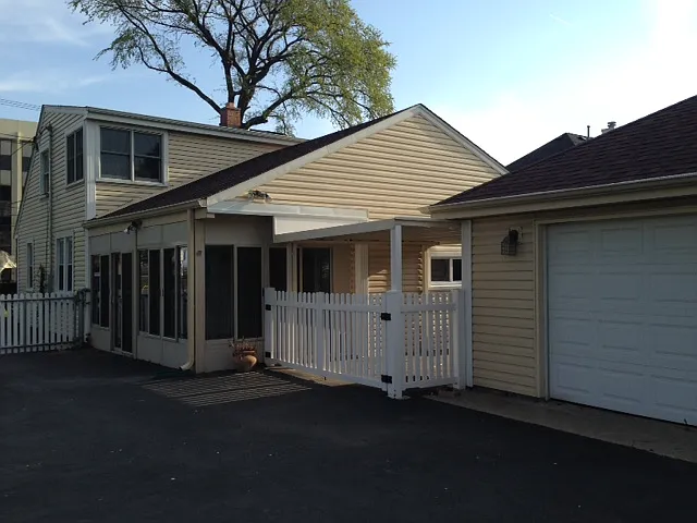 1000 E Touhy Ave — Photo 7