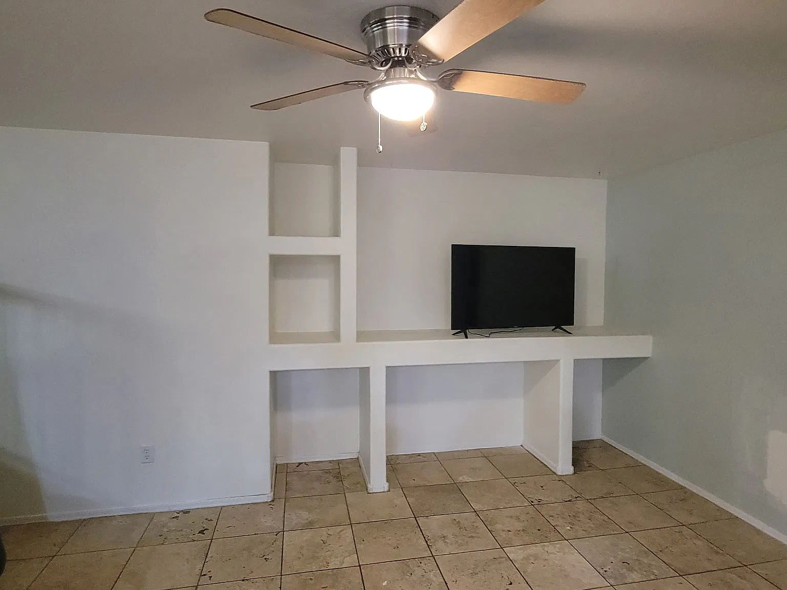 3 bed, 2178 sqft, $2,450 — Photo 2