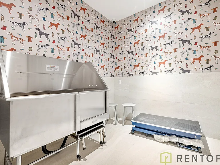554 W 46th St #1040 — Photo 34