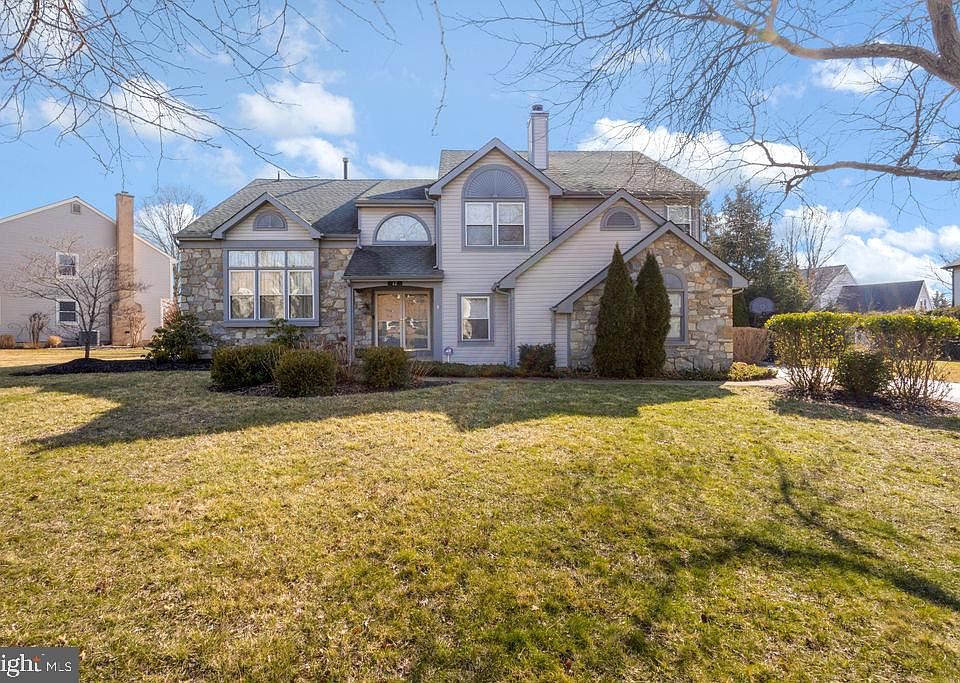 1st image of 12 Zinnia Dr
