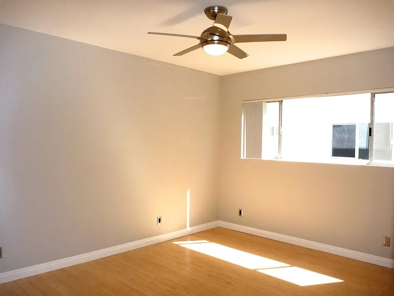 1527 Princeton St #2 — Photo 22