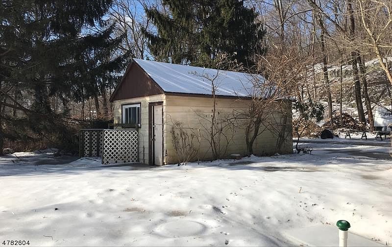 2nd image of 21 Overlook Rd