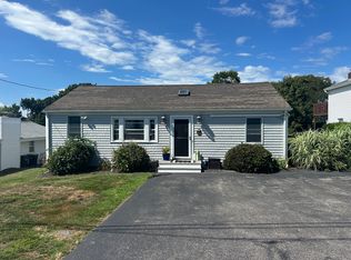 40 Burbank Ave, Narragansett, RI 02882