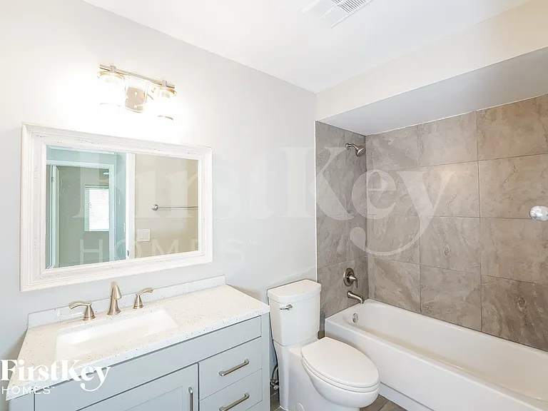 1304 Wilmette St — Photo 8