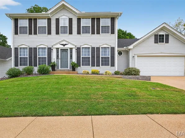 1807 Charity Ct, Fenton, MO 63026