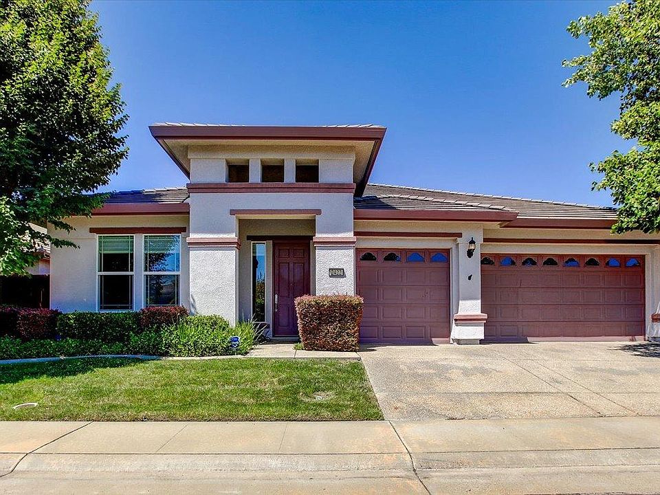 1st image of 2422 Langtree Dr