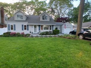 304 8th Ave, East Northport, NY 11731