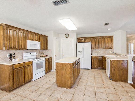 3rd image of 6912 Topanga Ter