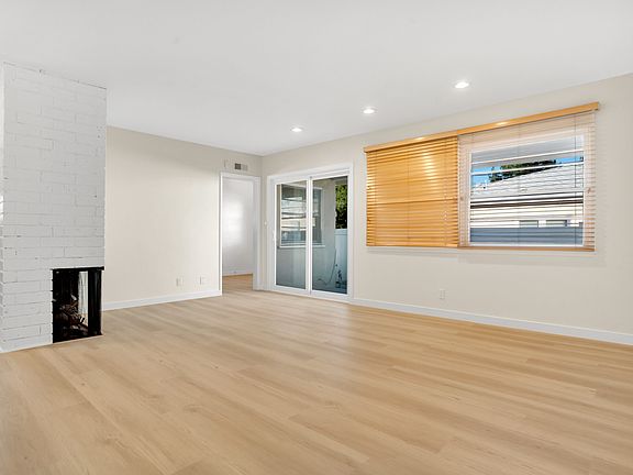 5th image of 7962 Cozycroft Ave