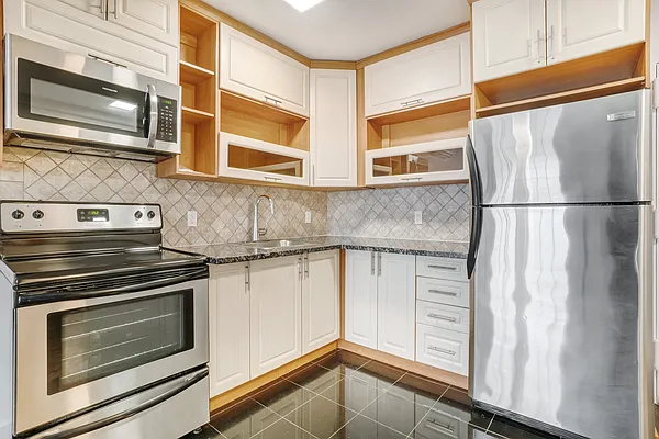 Rented by Compass | media 19