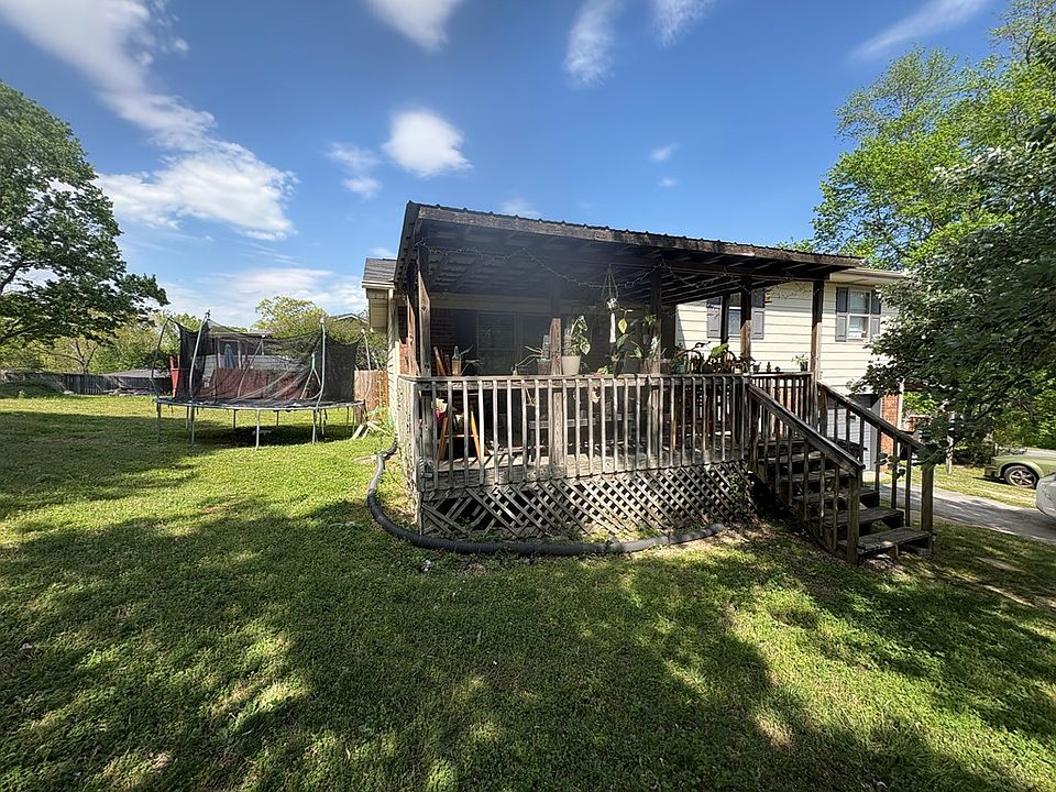 2nd image of 20 N Marion Cir