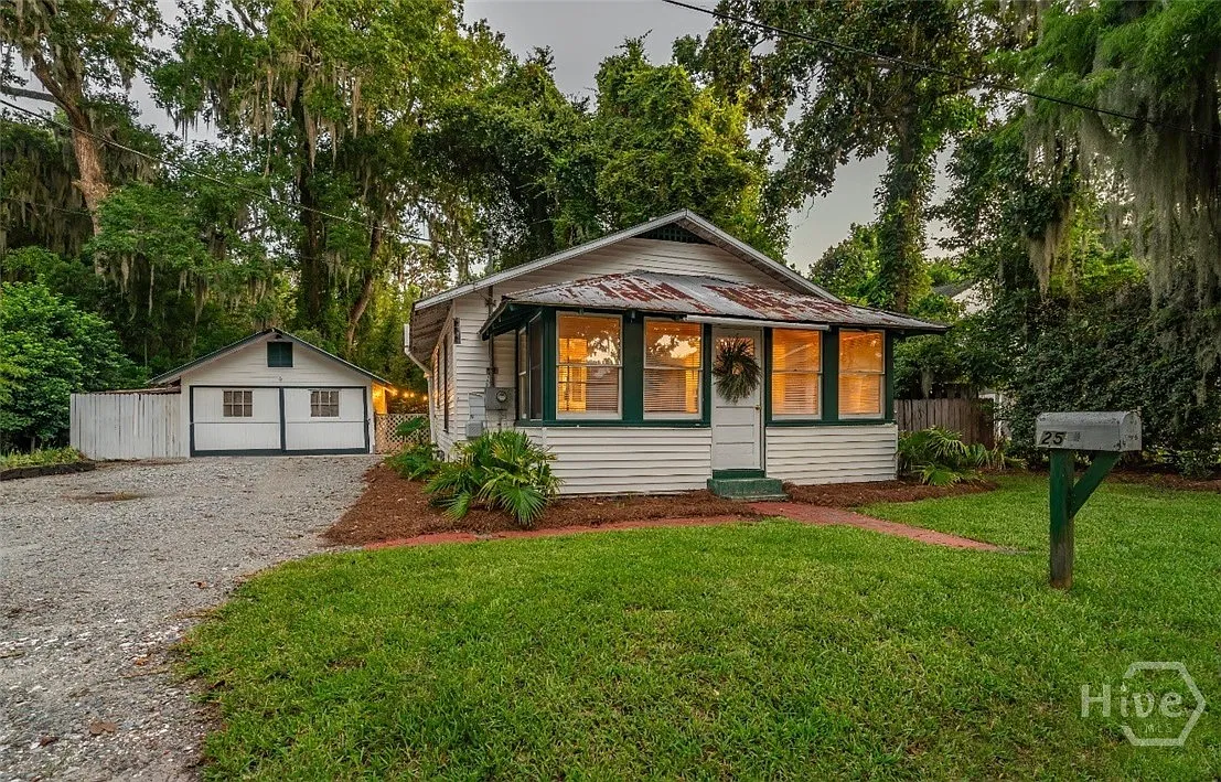 2 bed, 1.0 bath, 950 sqft, $4,000 — Photo 1