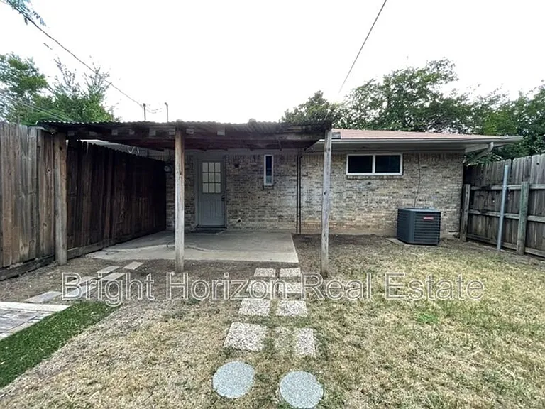 1017 Mullins St — Photo 29