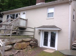 123 S Lake Dr, Lake Harmony, PA