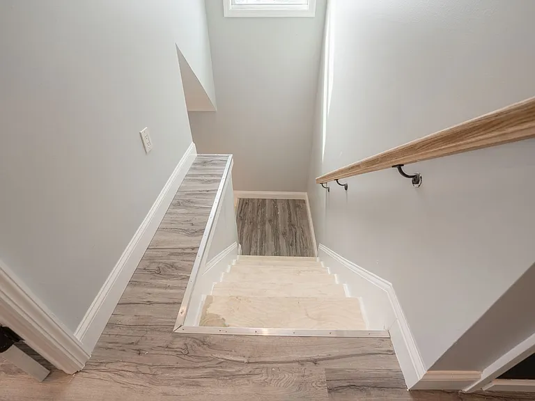 12 Union Ave — Photo 11
