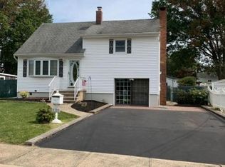 12 Avonridge Rd, Raritan, NJ 08869
