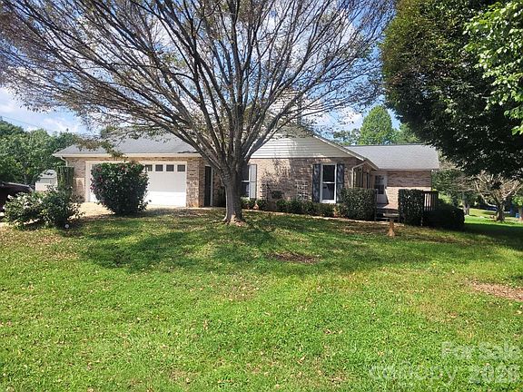 3rd image of 1275 Grady Ln