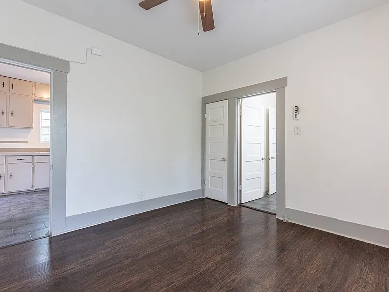 706 Canton — Photo 17