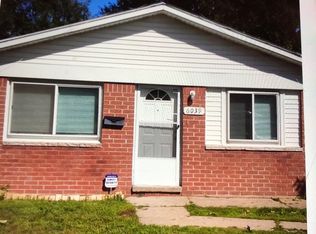 3960 Sylvia St, Taylor, MI 48180