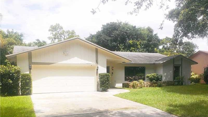 1st image of 3824 NW 71st Dr