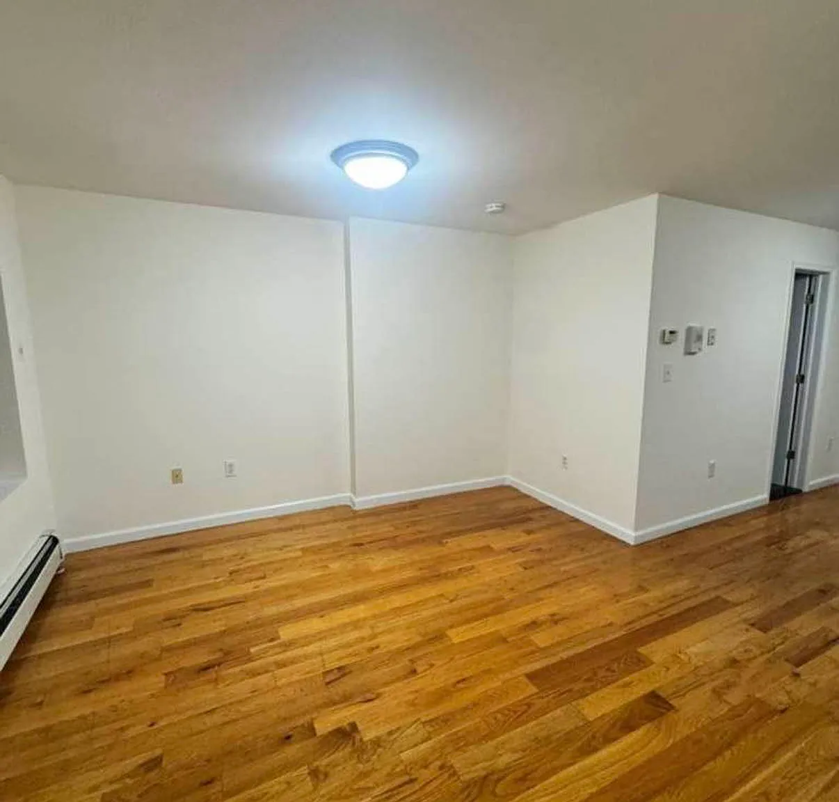 49 Vernon Ave — Photo 3