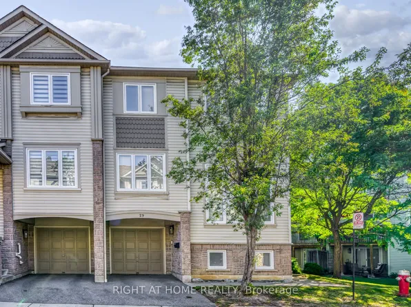 7101 Branigan Gate #29, Mississauga, ON L5N 7S2