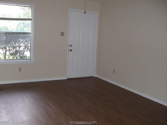 2nd image of 1411 Bermuda Ct